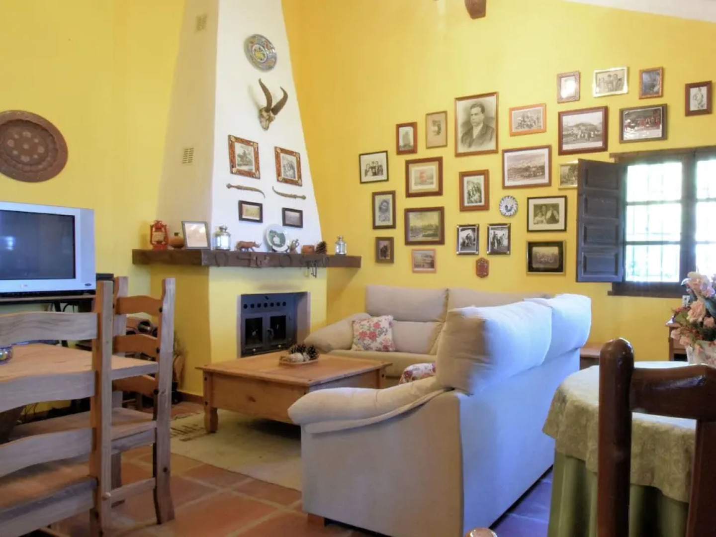 Attractive Holiday Home in Canillas de Aceituno With Terrace