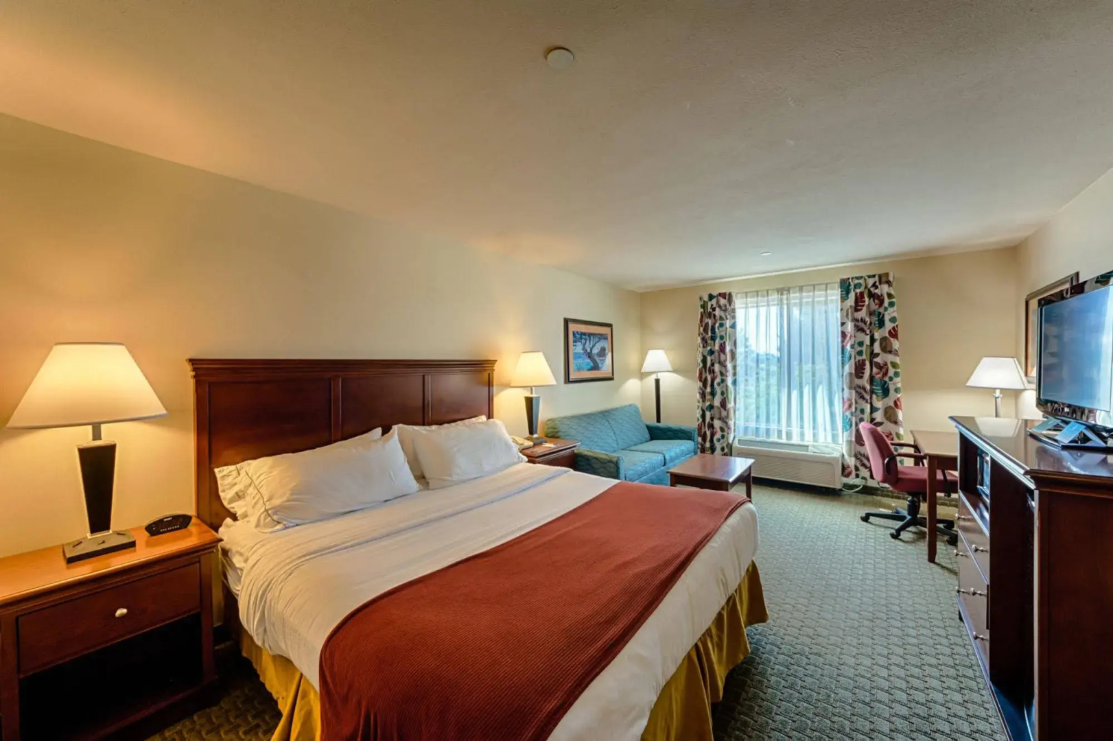 Triple Play Resort Hotel & Suites