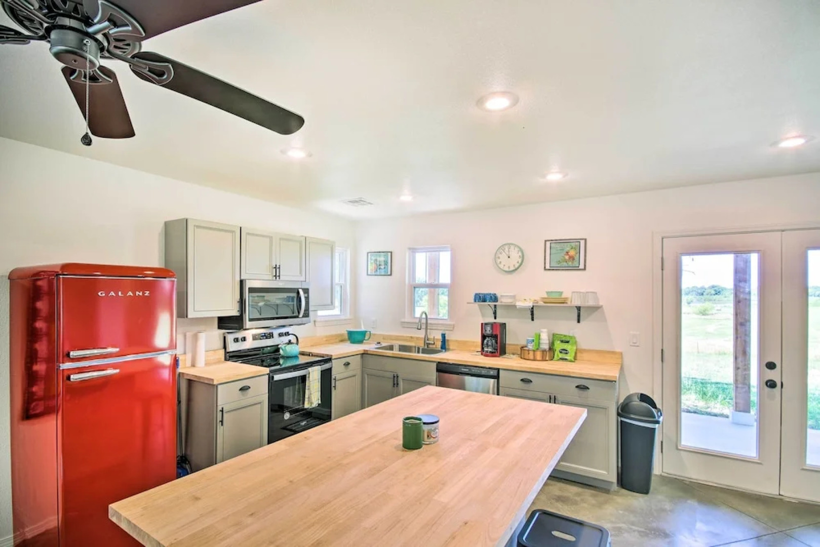 Peekaboo Water Views: Lake O' the Cherokees Cabin