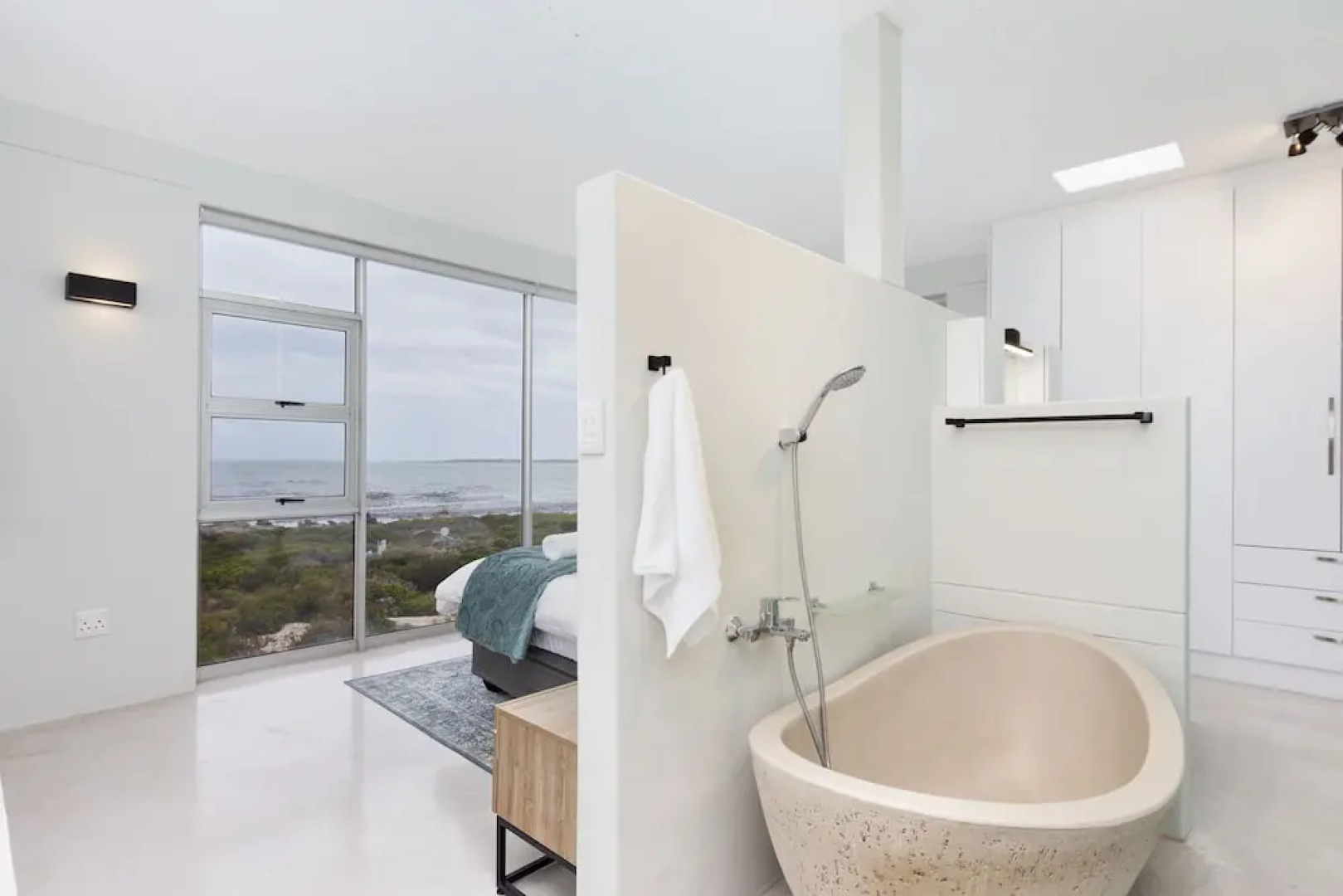 Blueview on Silversand