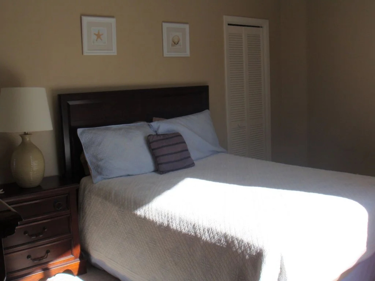 Spacious Englewood House with Deck - On The Beach!