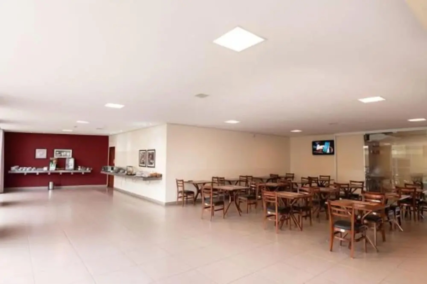 Colonial Flat Hotel