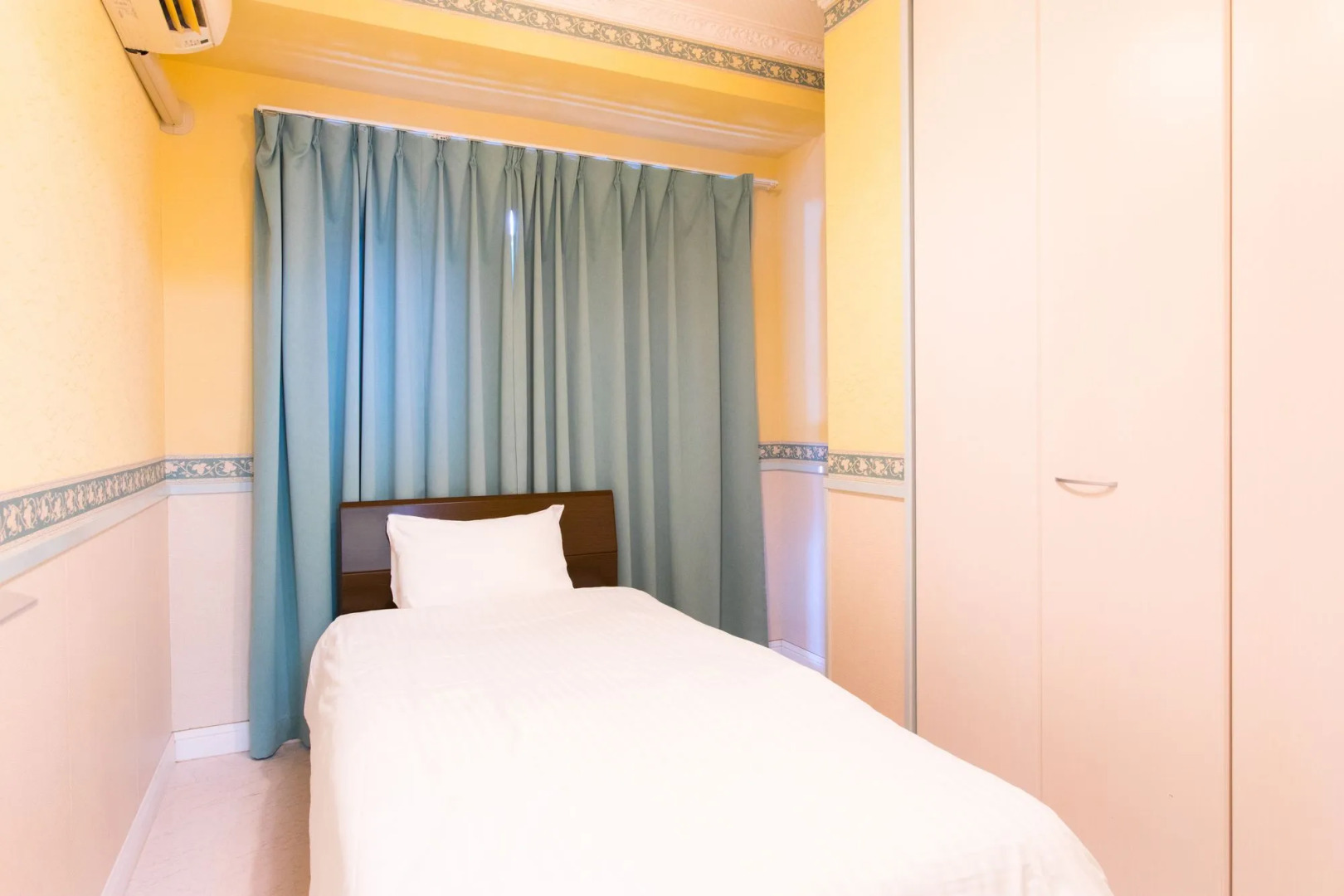 Beachside Condominium