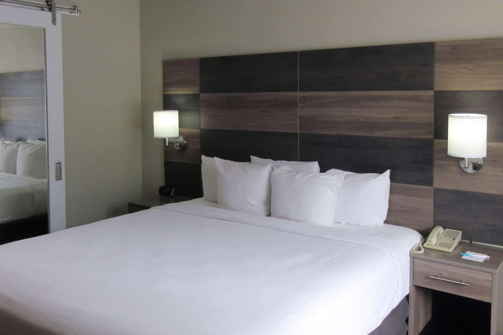 Days Inn Louisville Central University & Expo Center