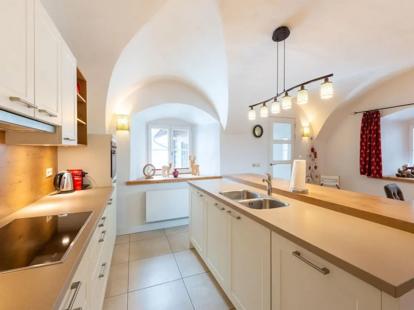 Traditional Holiday Home With Sauna in Niedernsill