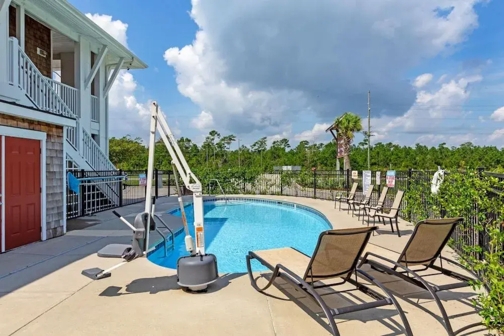 Topsail Shores Inn