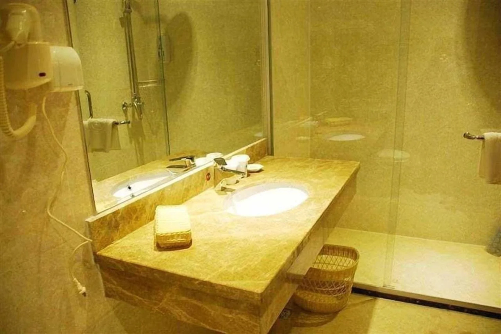 GreenTree Inn Chuzhou Dingyuan County People's Square General Hospital Business Hotel