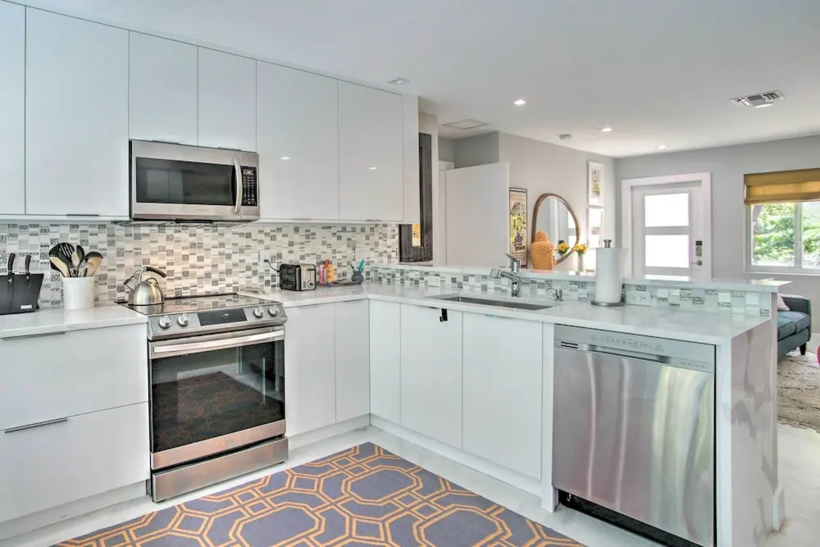 Modern Wilton Manors Home w/ Outdoor Oasis!