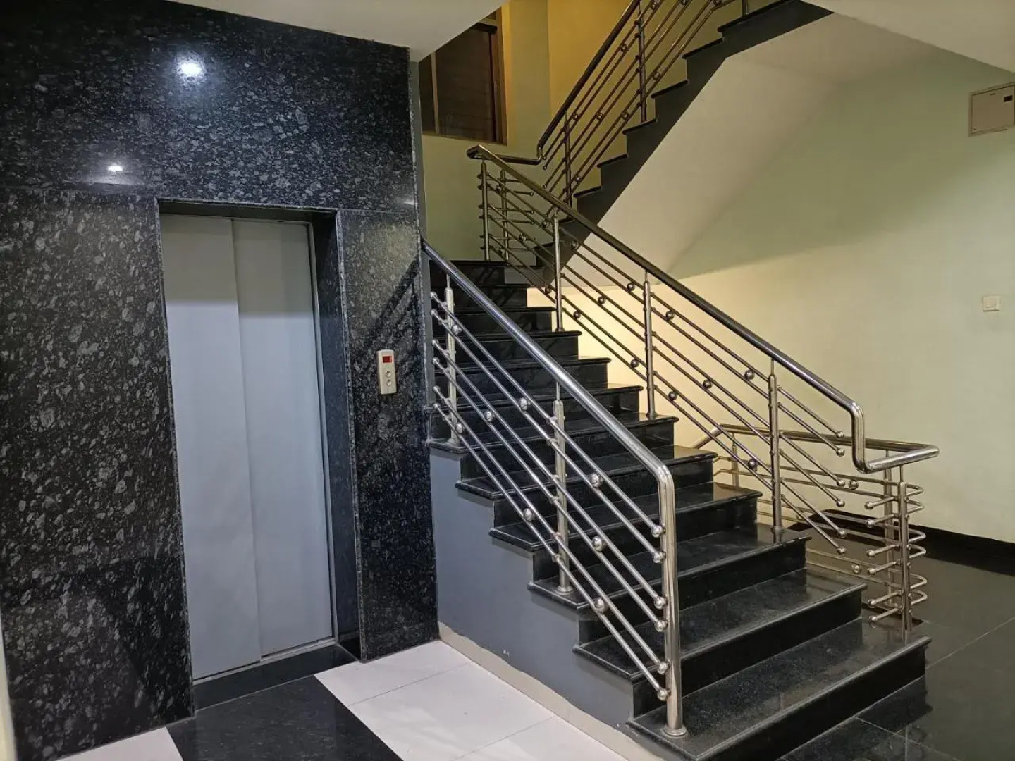 Hotel Paradise Residency