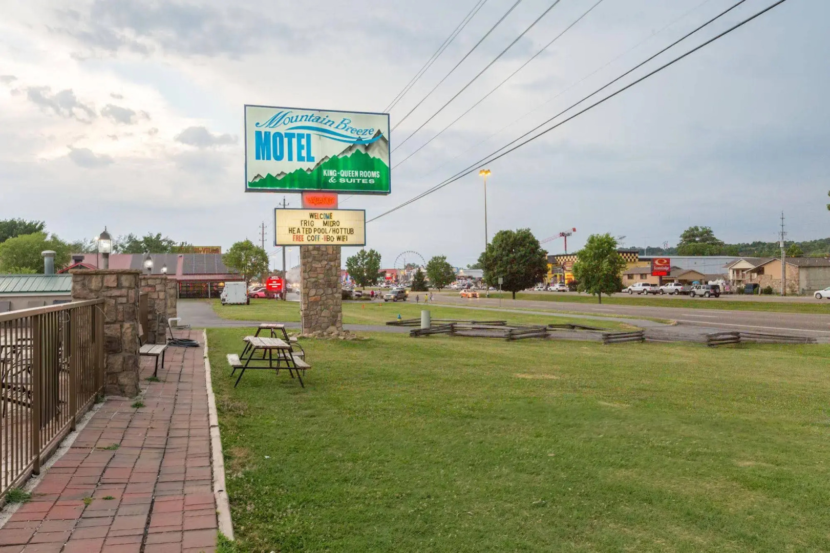 Mountain Breeze Motel