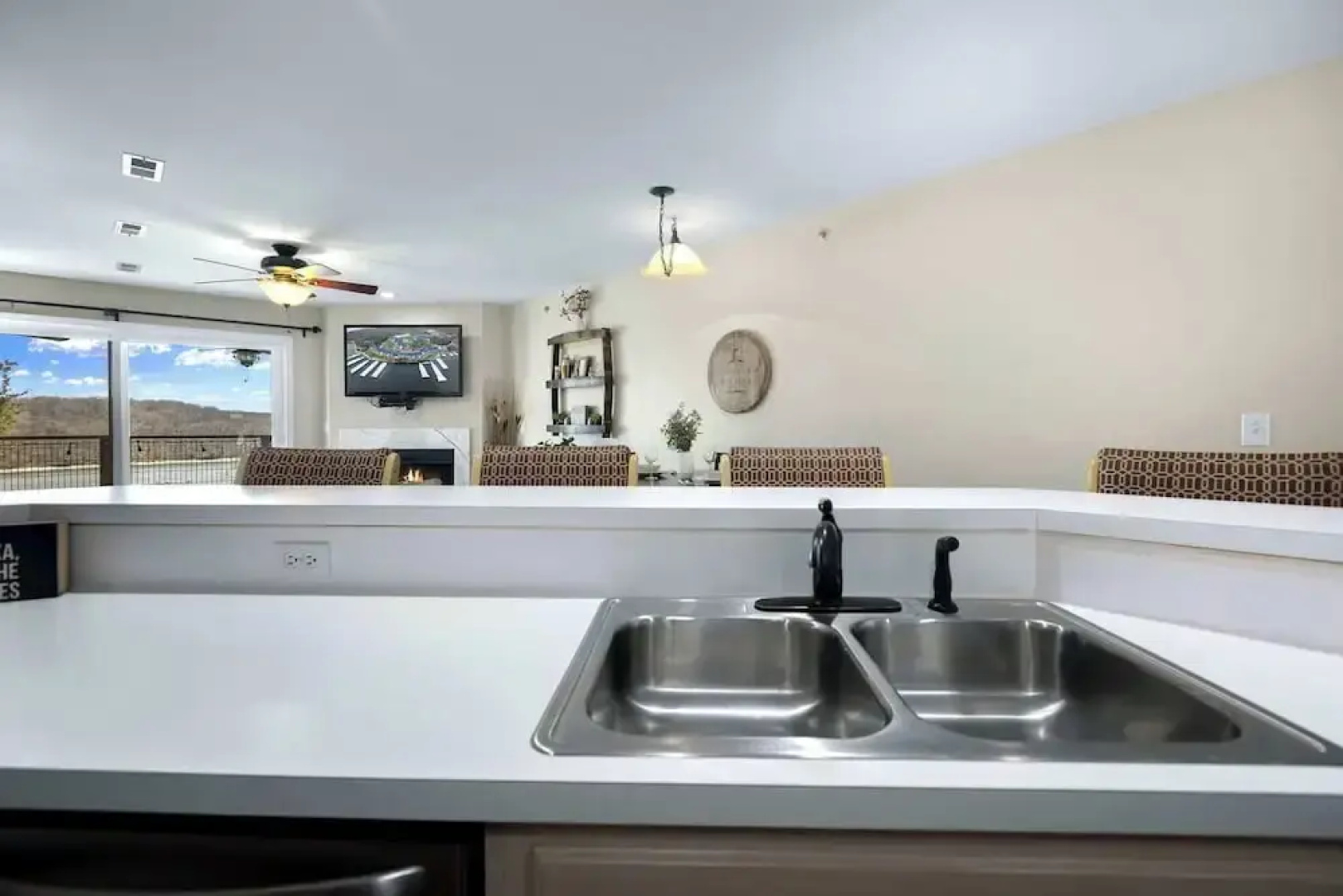 Family Lakefront Oasis Picture Perfect Retreat!