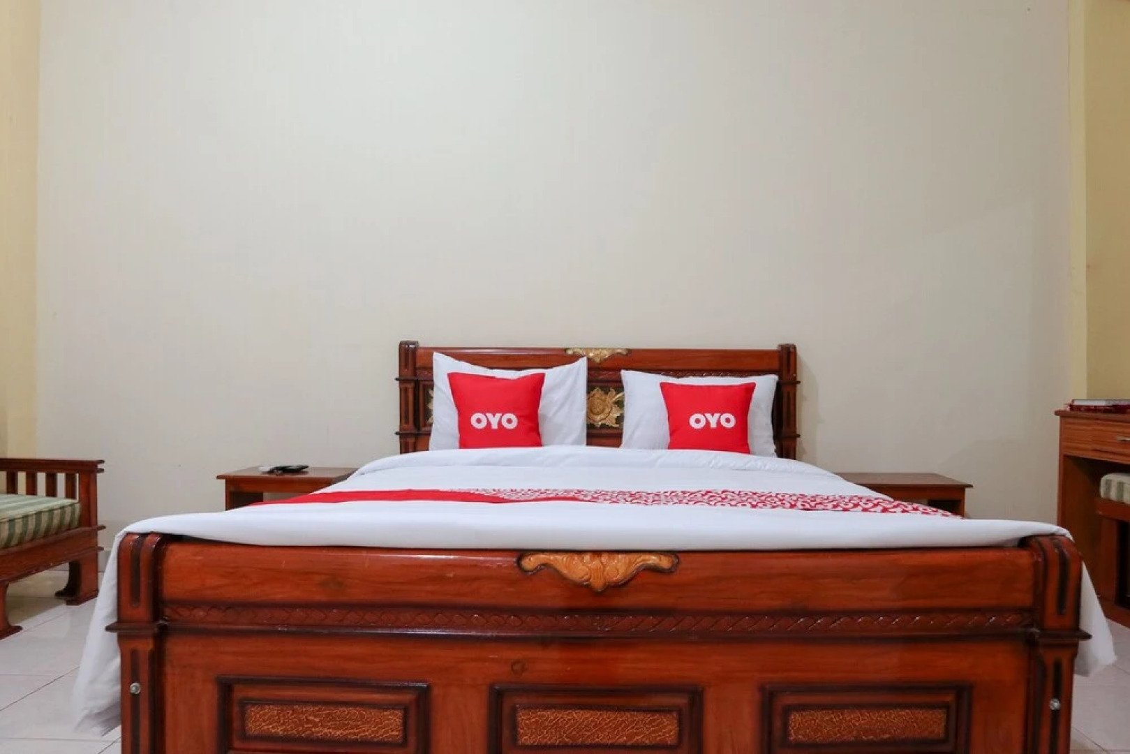 Hotel Almadinah Syariah by OYO Rooms