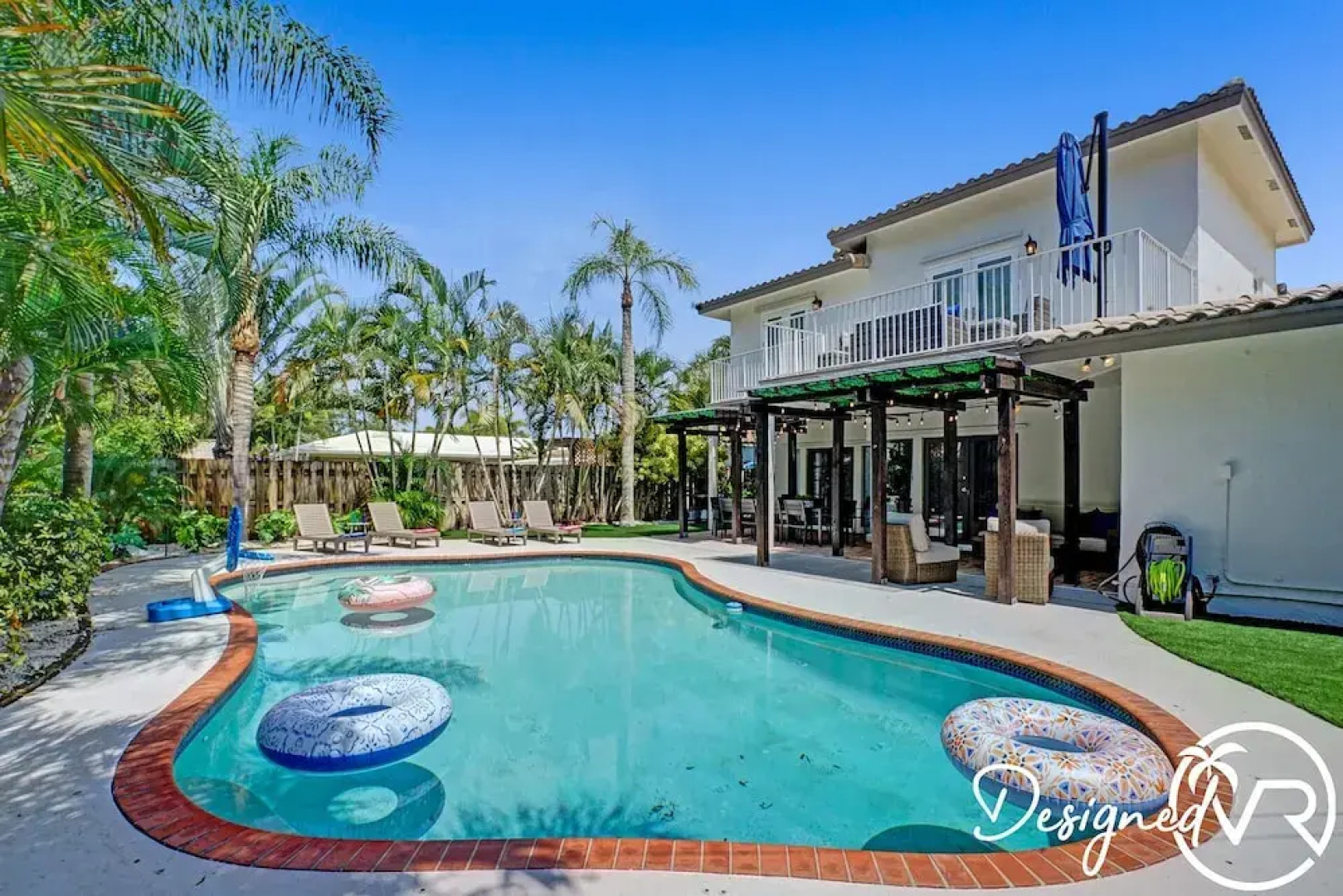 Modern Chic 7-BR with Pool & Gameroom