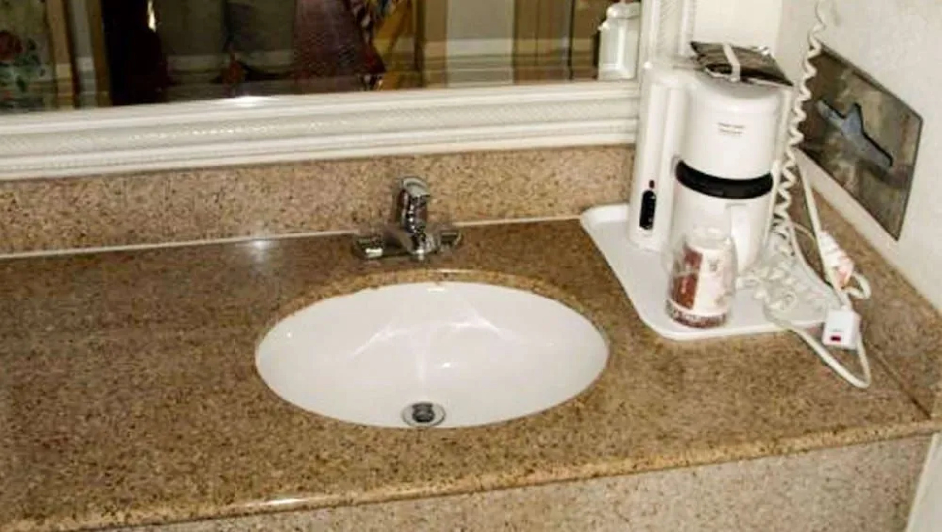 Super Inn & Suites by OYO Milledgeville