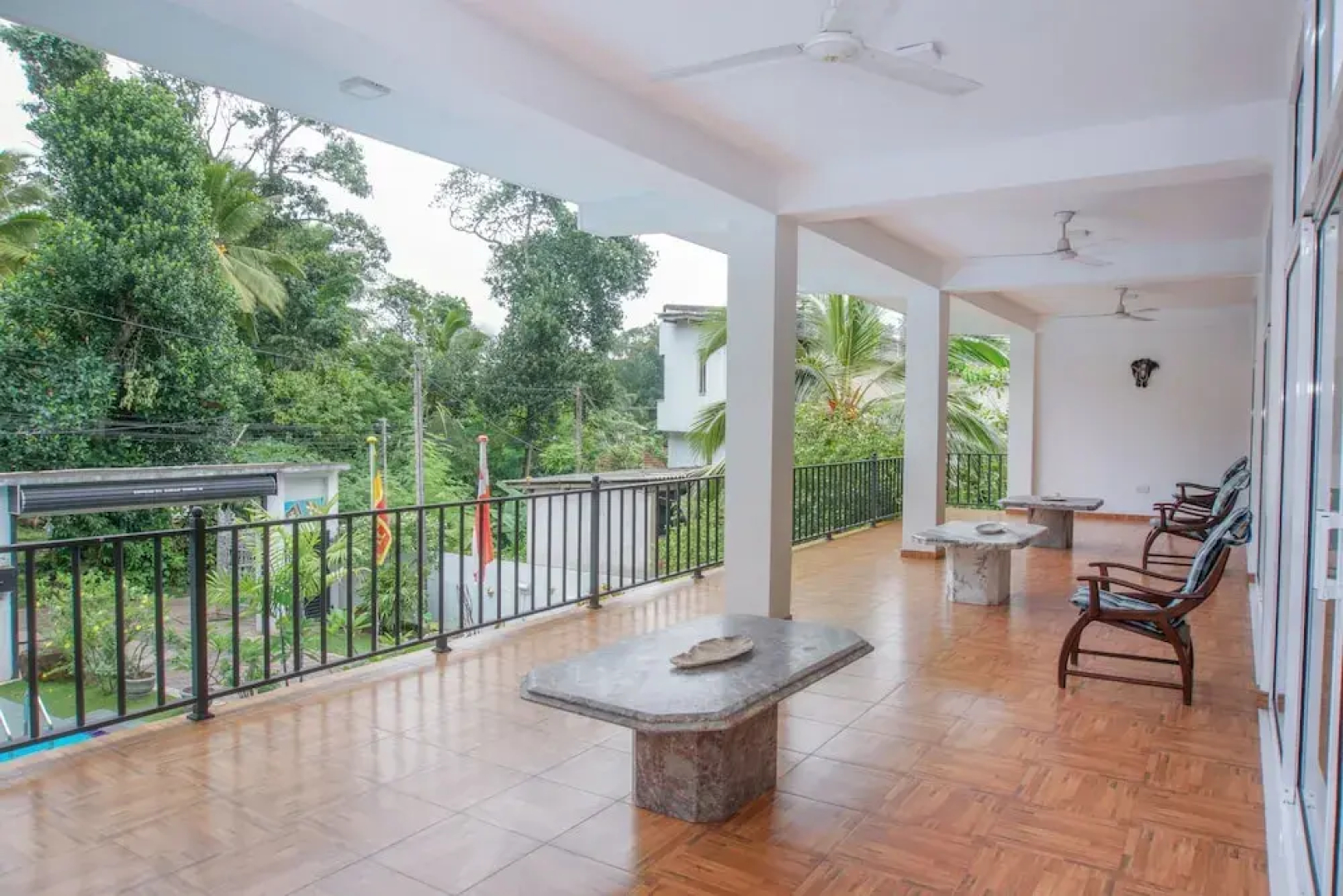 OYO 328 Machan Lanka Hotel