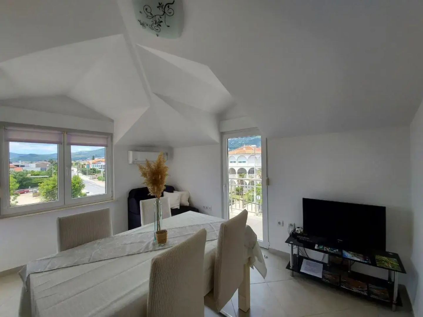 Apartments Karadza