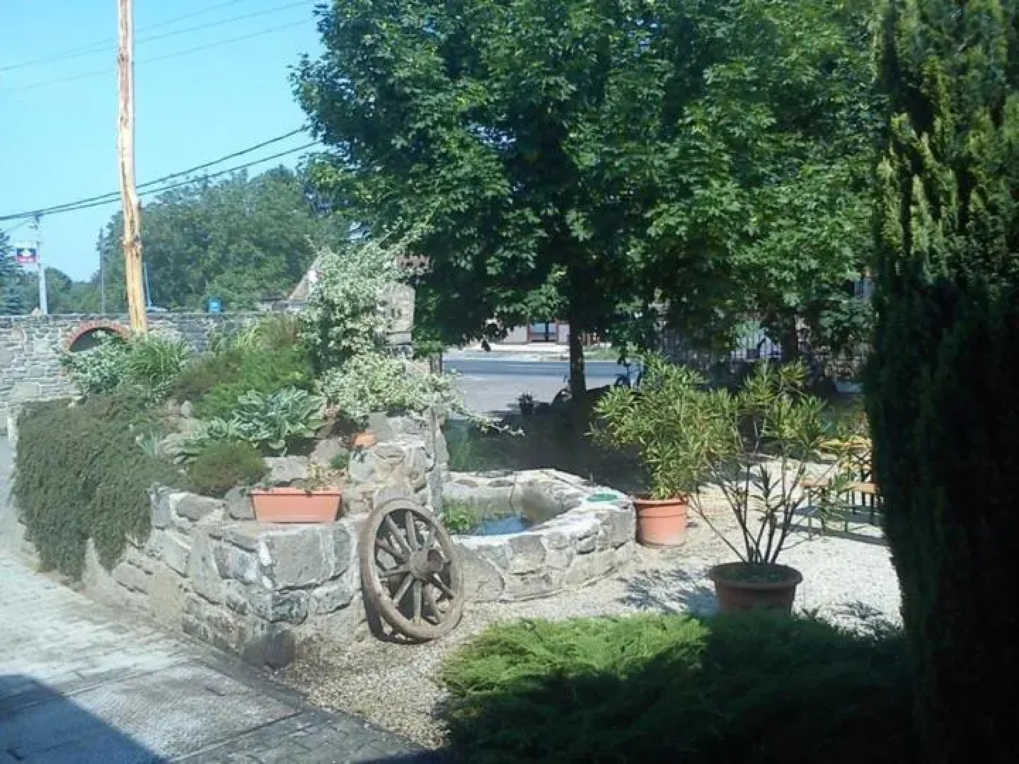 Borostyánkert Étterem & Vendégház