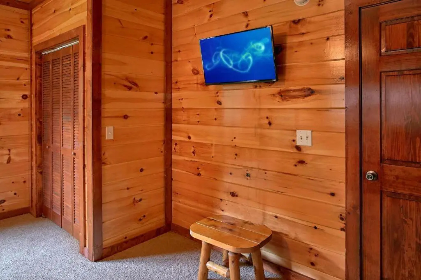 Live Laugh Love Pool Lodge