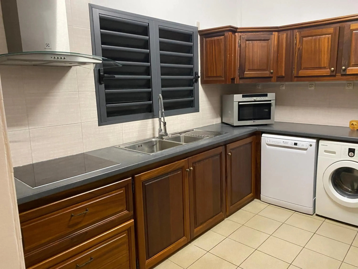 La Kaz Paille en Queue, Magnifique Villa F5 récemment rénovée avec piscine et Jacuzzi sur La Possession