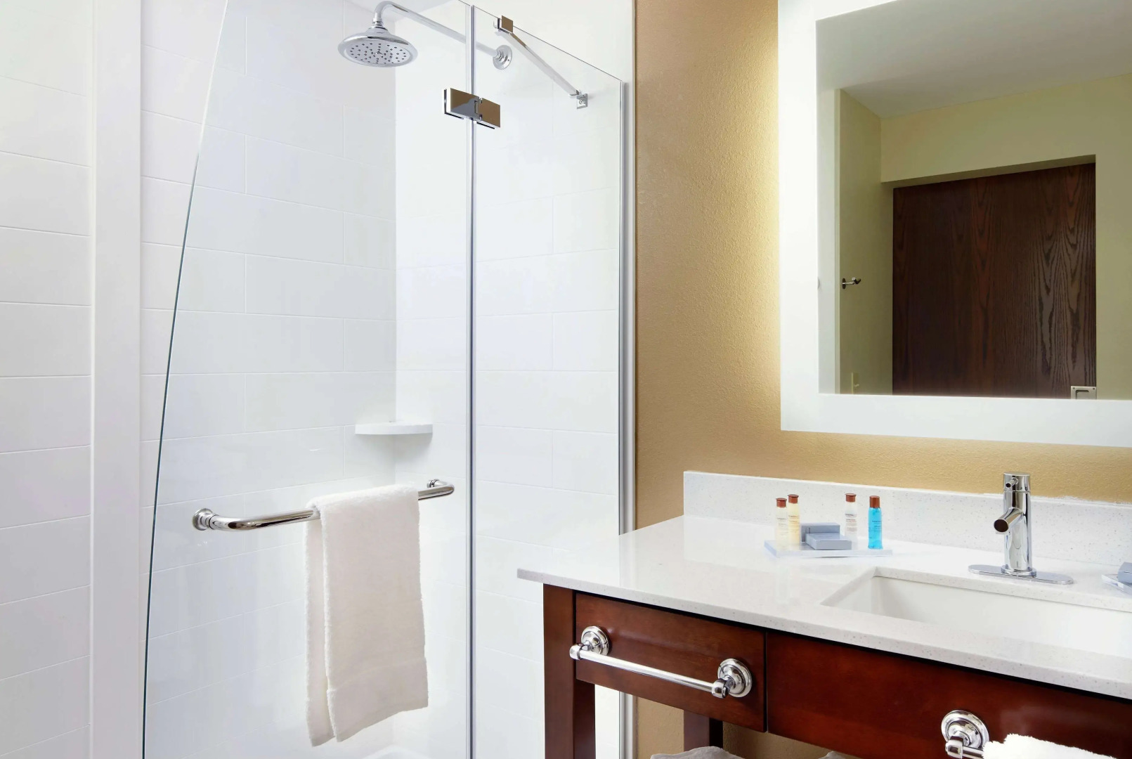 Hawthorn Suites by Wyndham Wheeling at the Highlands