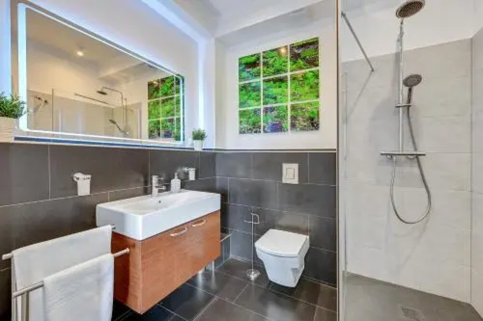 Neptun Park Superior Seaside Apartment