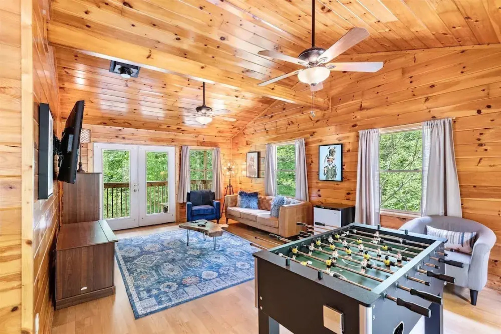 Private Golden Fox Cabin with Grill and Firepit by Redawning