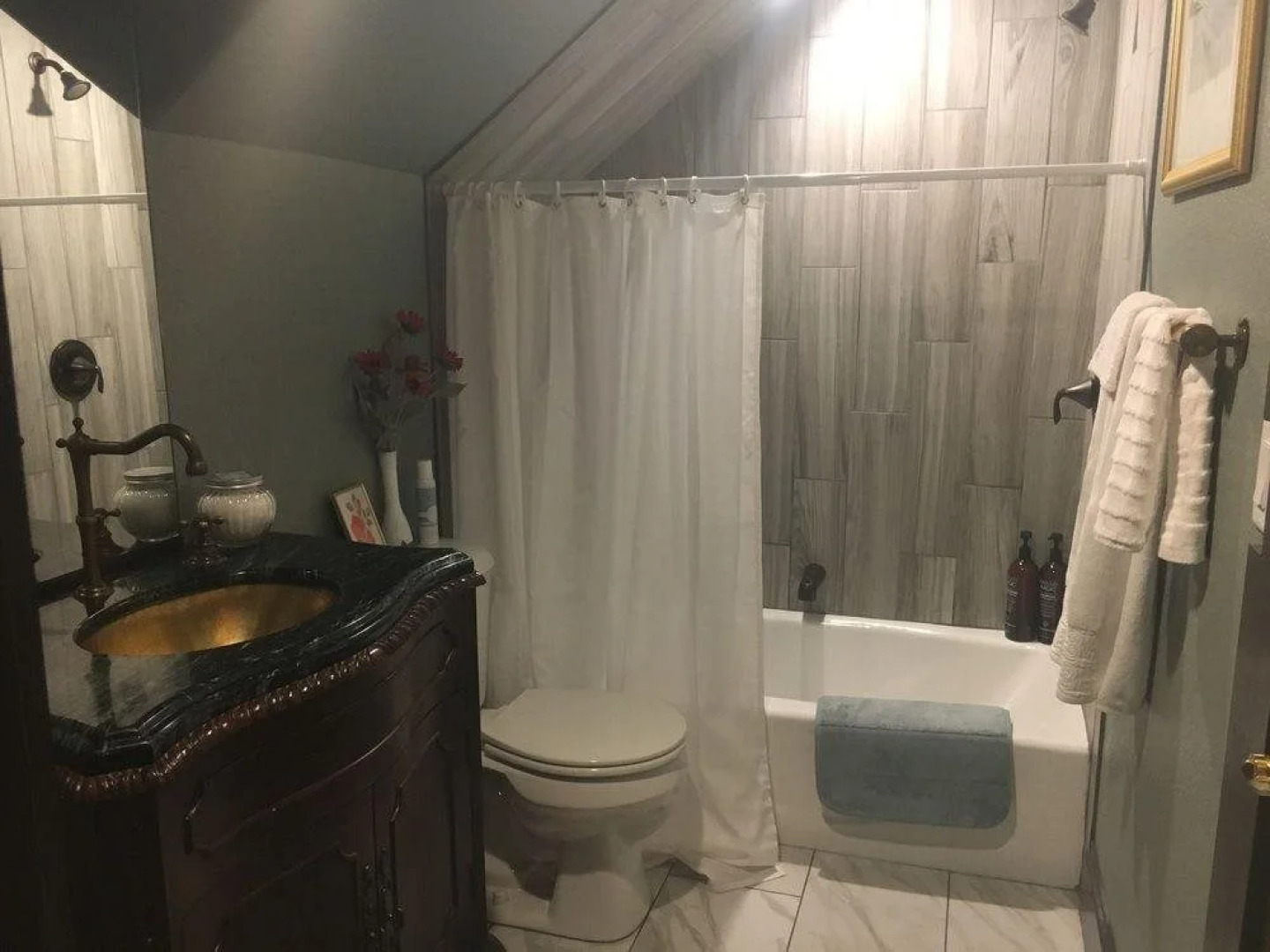 The Rusted Poppy Inn