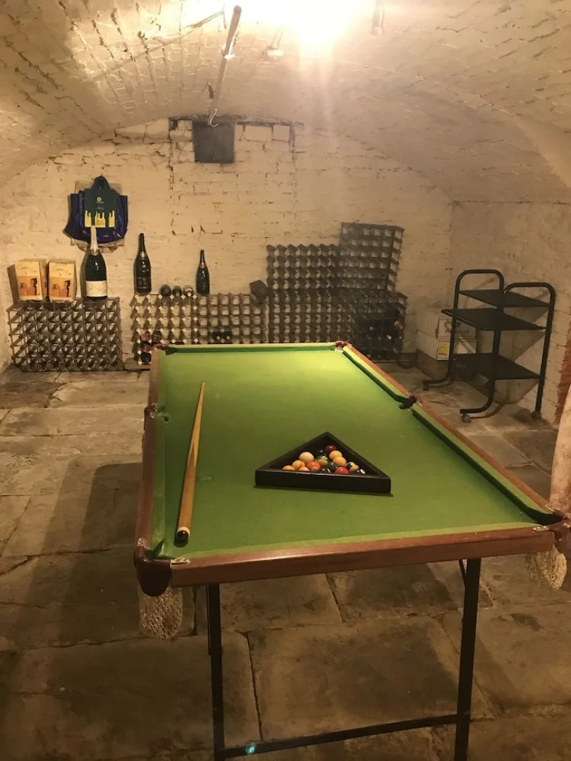 Lower Buckton Country House - Sleeps 12