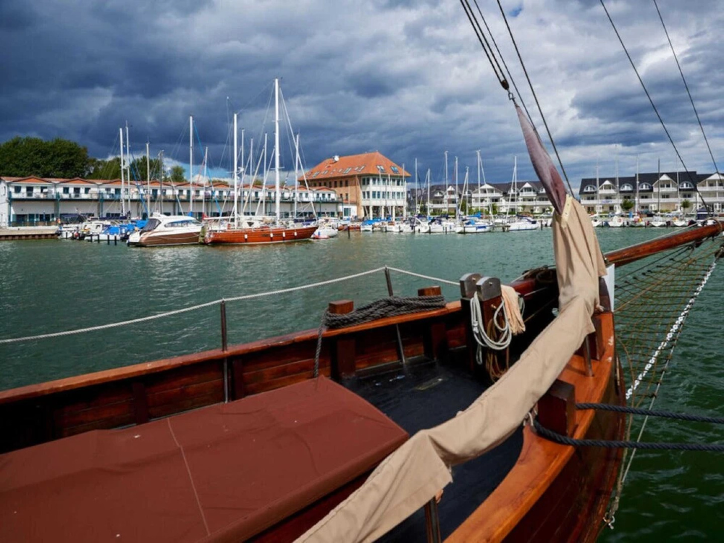 Holiday Apartment Harbor Flair