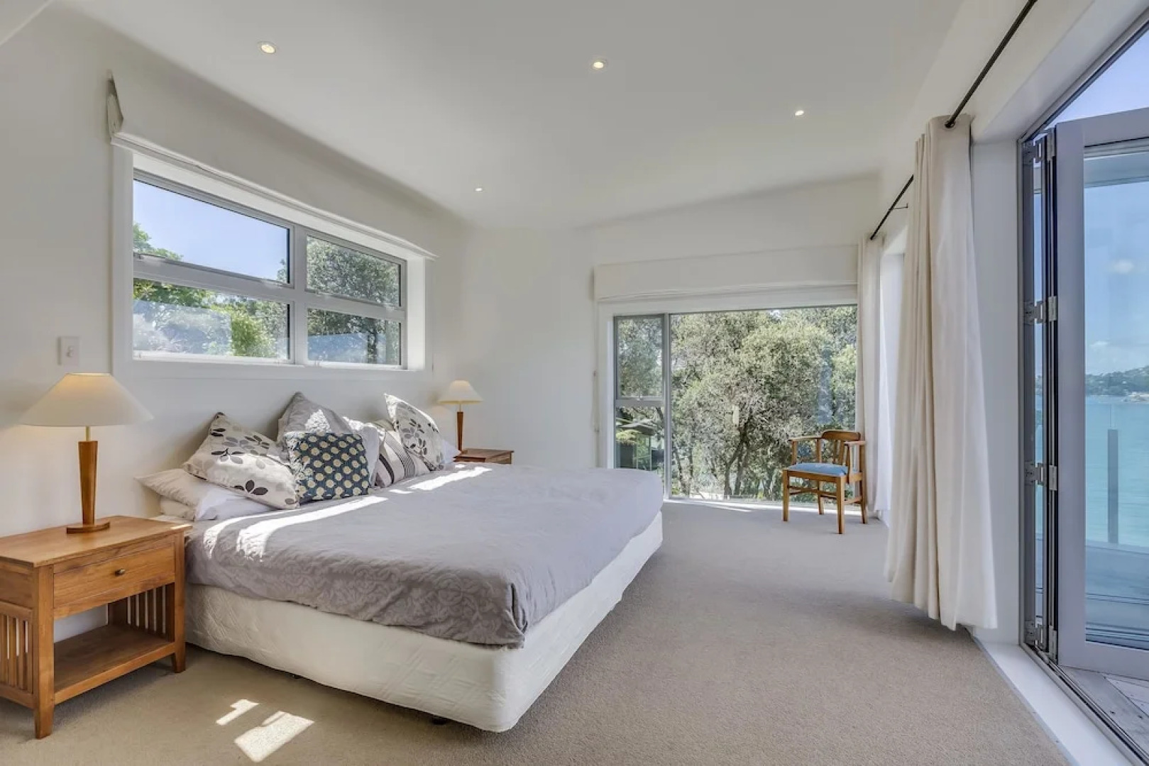 Absolute Beachfront Oneroa