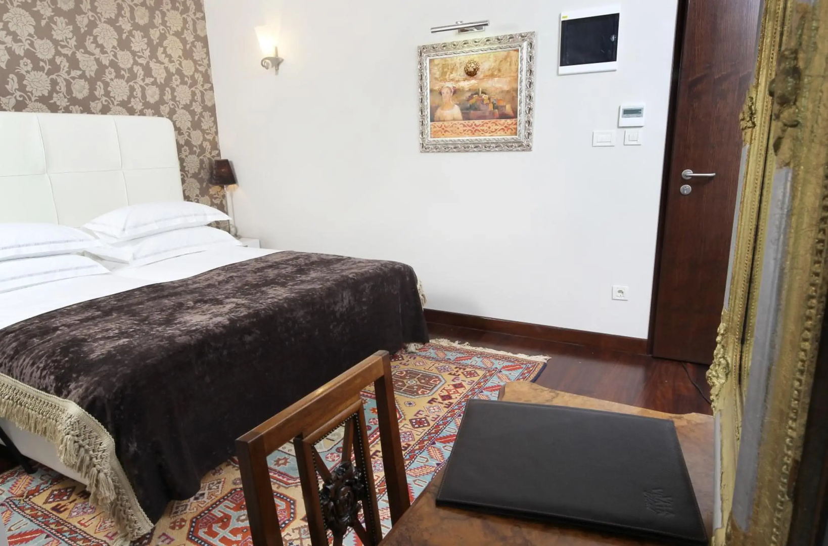 Vela Vrata Hotel