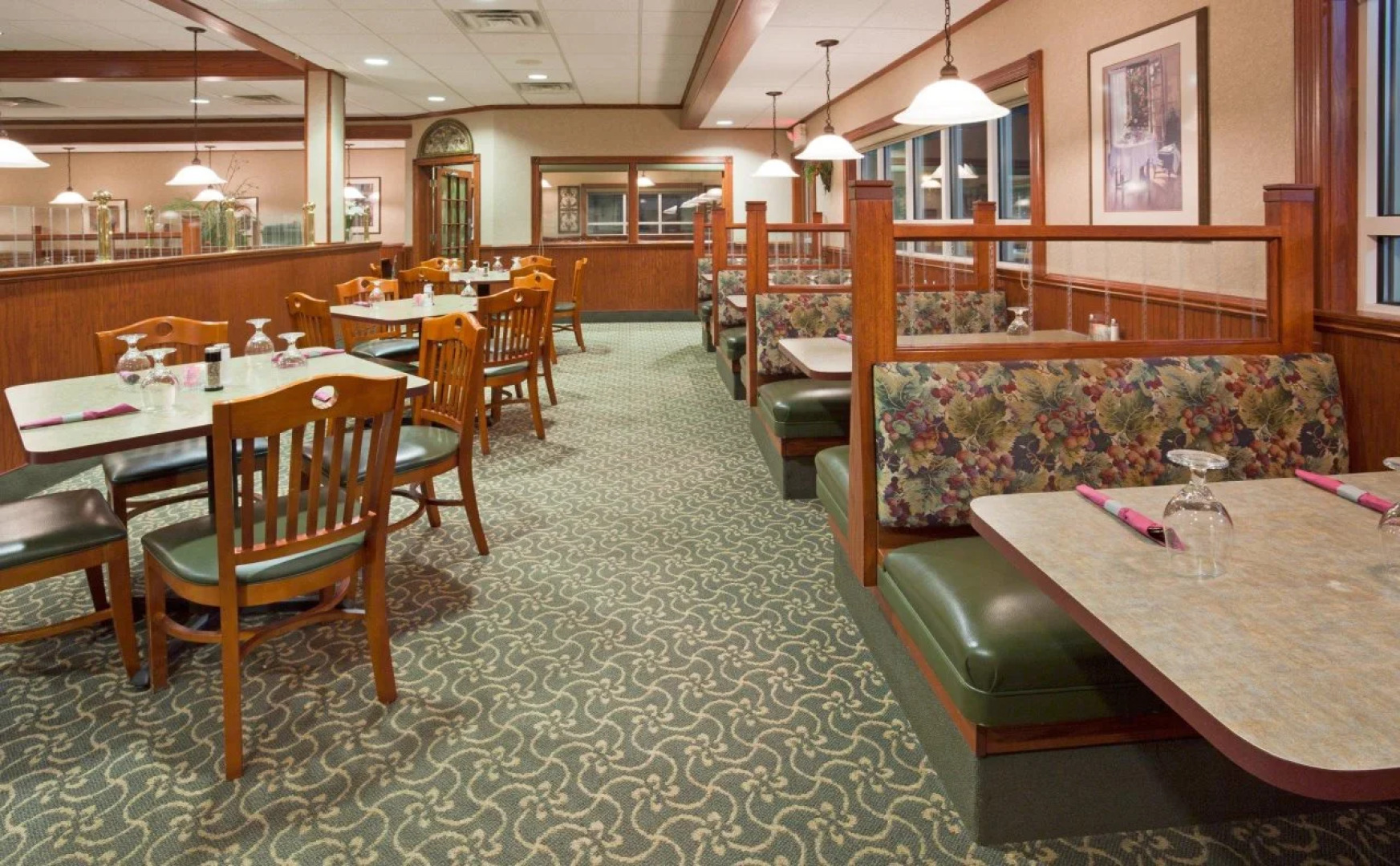 Holiday Inn & Conference Center Marshfield by IHG