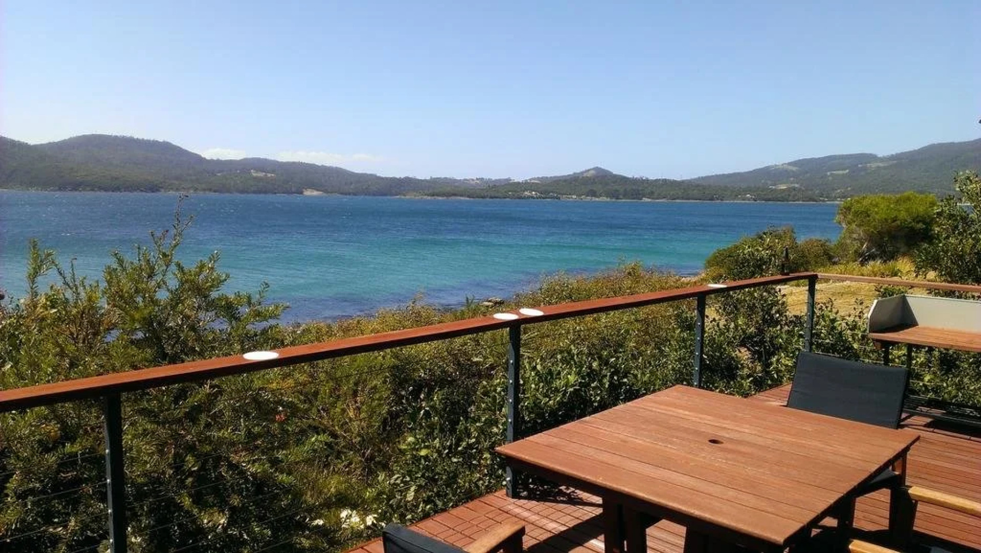 Larus Waterfront Cottage