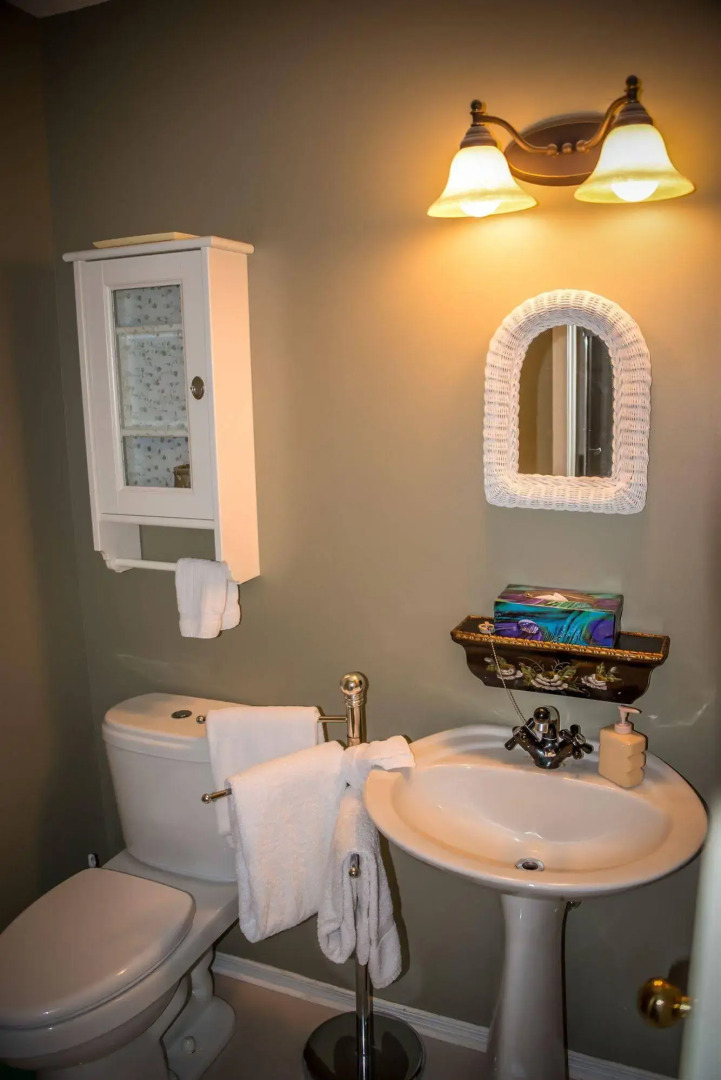 A La Villa Rivermead