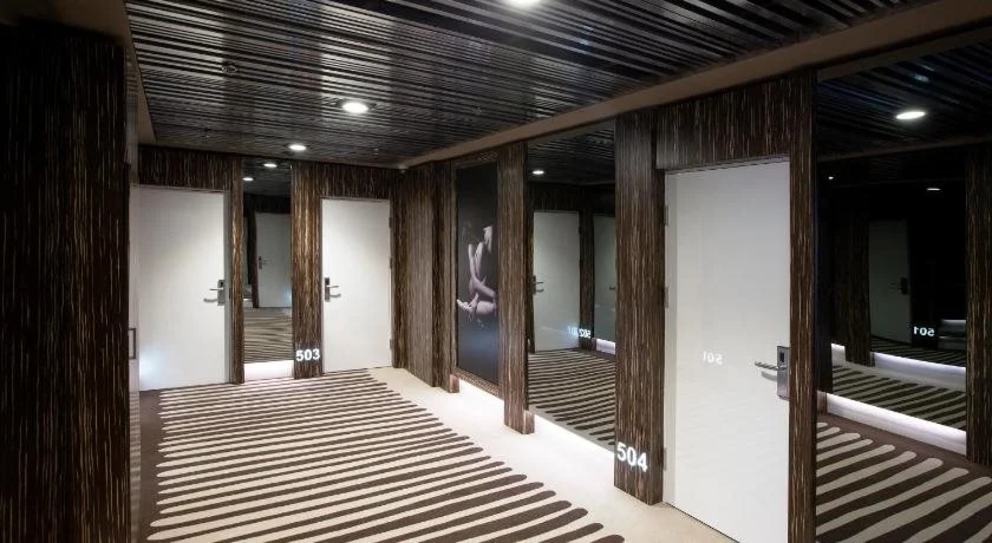 Дизайн-отель 11 Mirrors