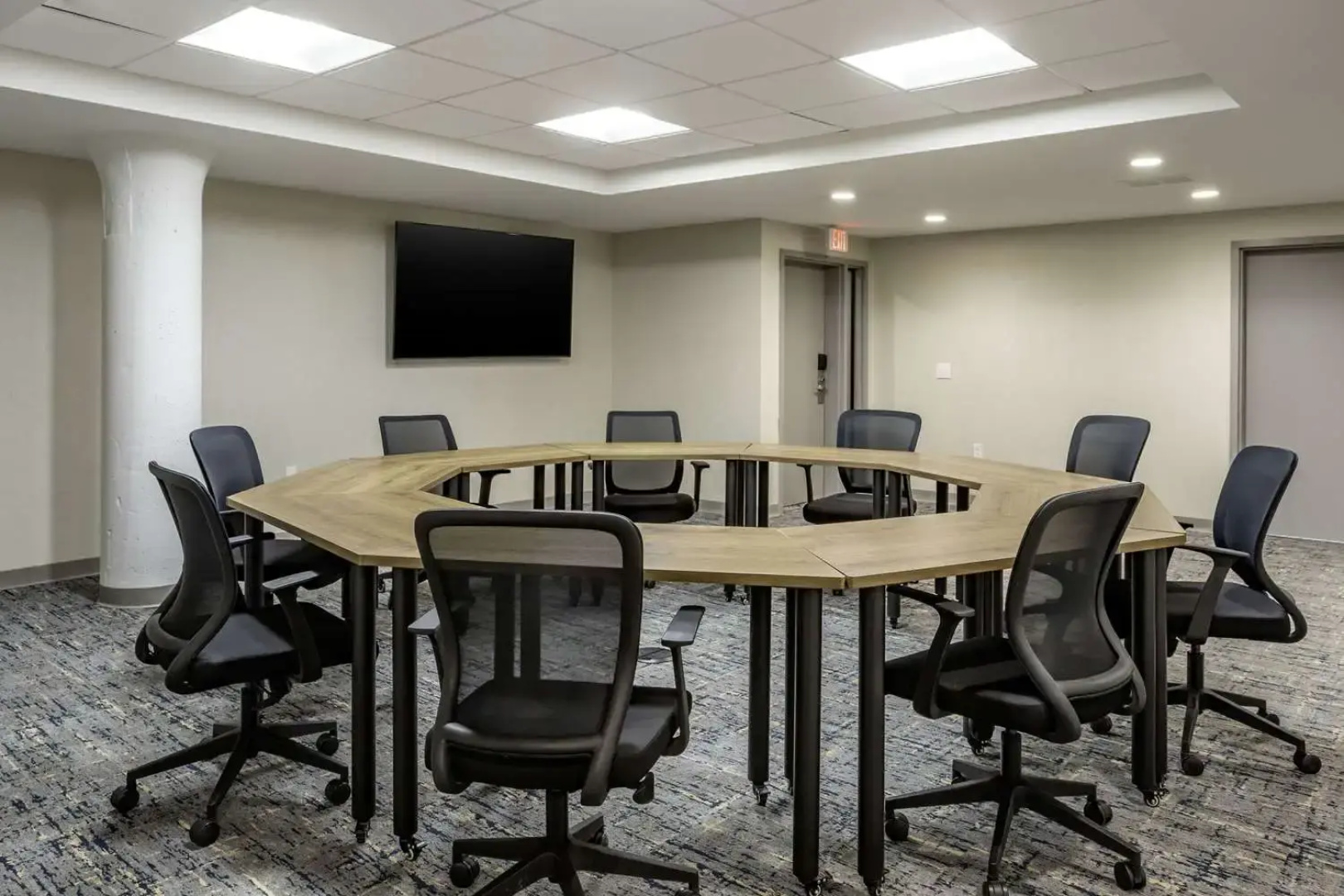 Comfort Inn & Suites Newark Liberty International Airport