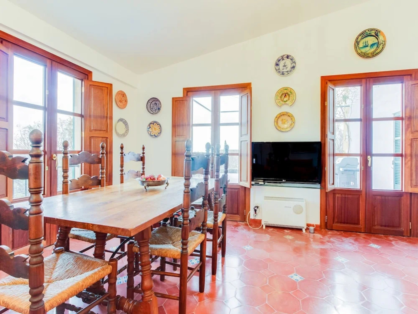 Expansive Mansion in Consell Balearic Islands With Terrace