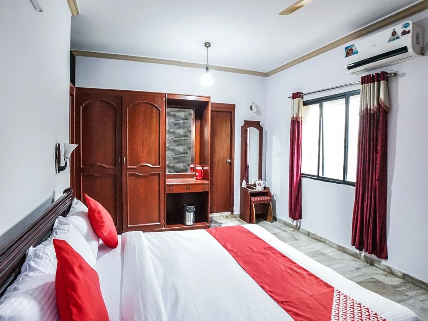 OYO 12906 Central Inn