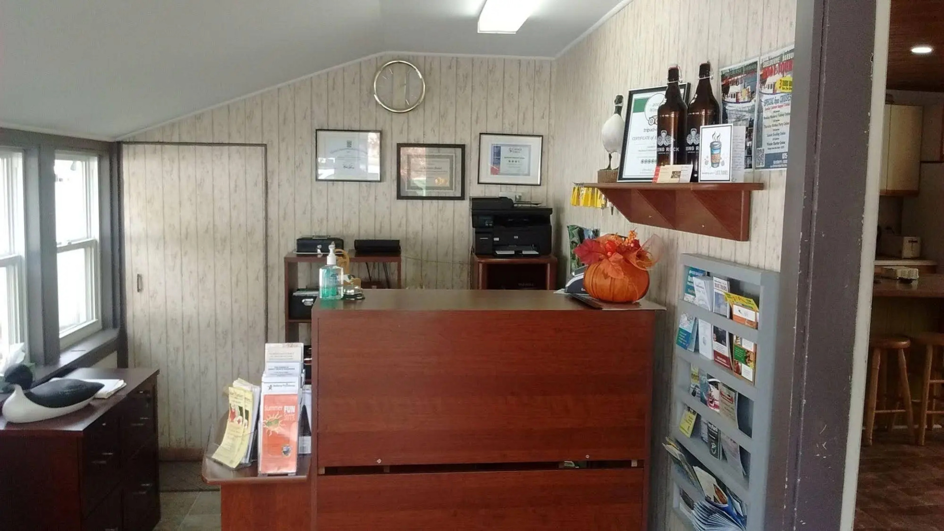 MacKenzie's Motel & Cottages