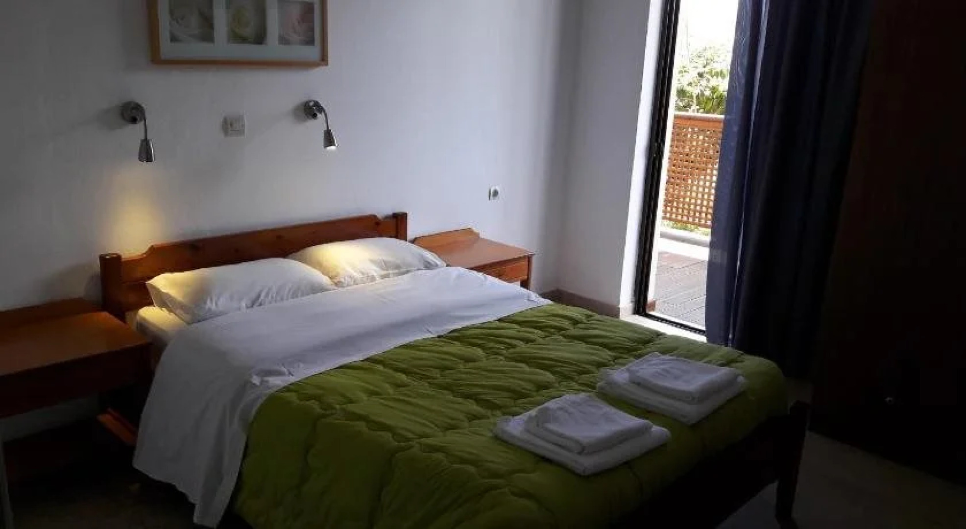 Oasis Apartments & Rooms