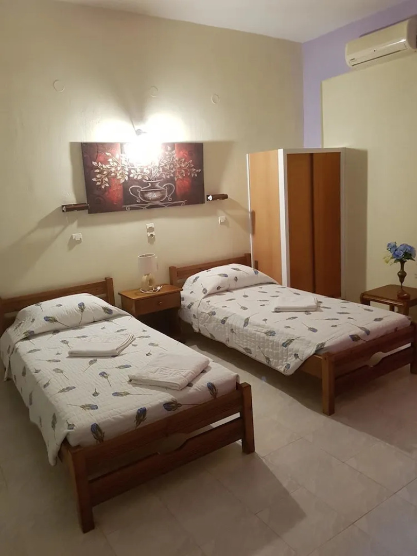 Studio in Corfu, With Pool Access, Enclosed Garden and Wifi