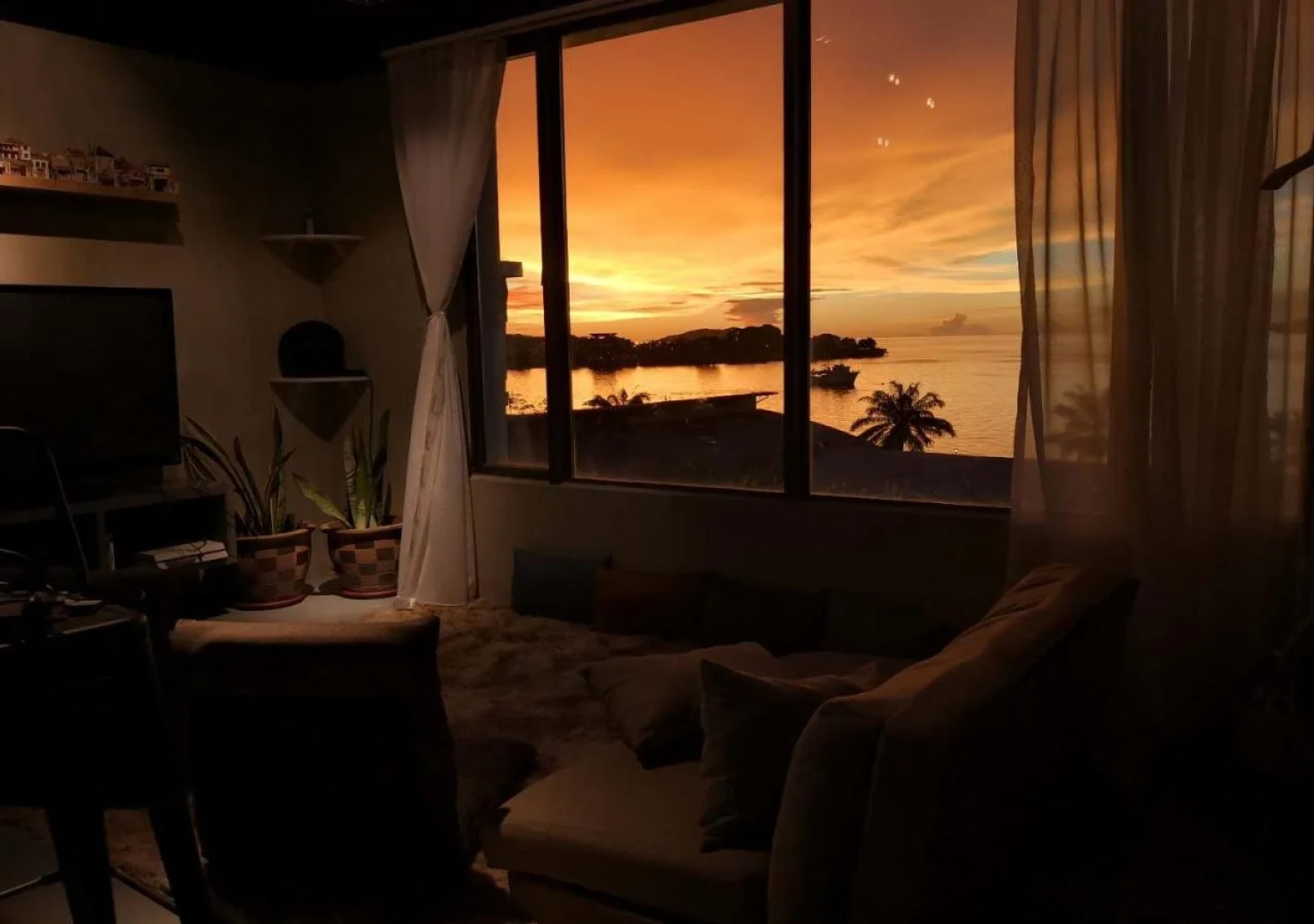 Homy Seafront Hostel