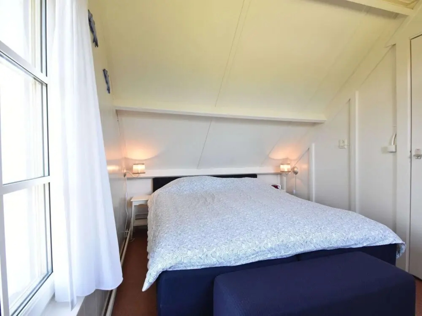 Alluring Holiday Home in Burgh Haamstede With Terrace