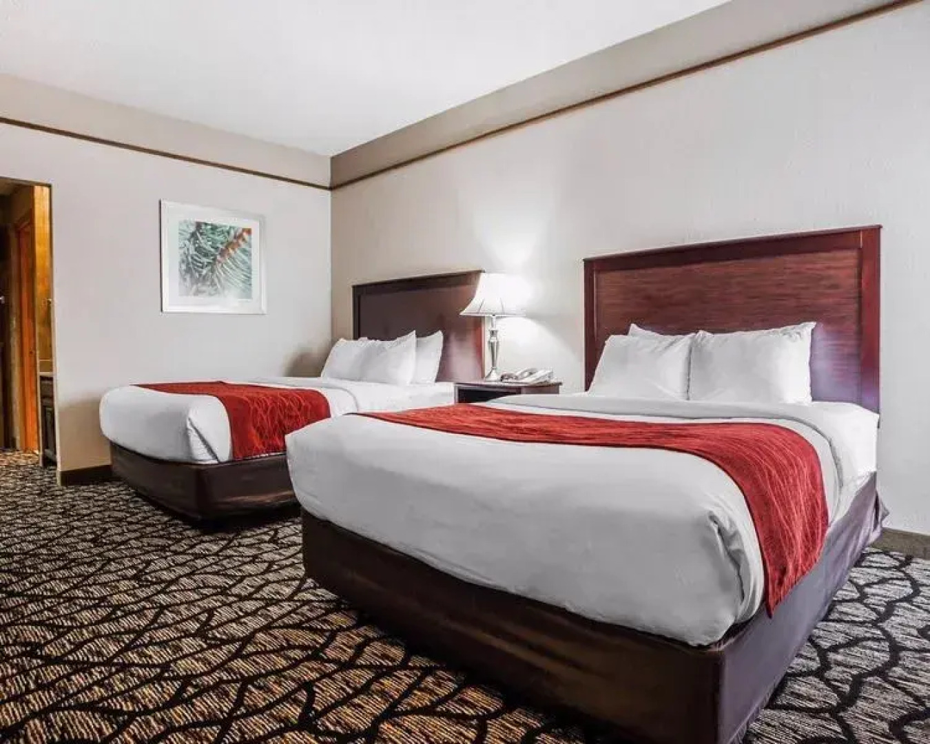 Suburban Studios Kansas City Airport North