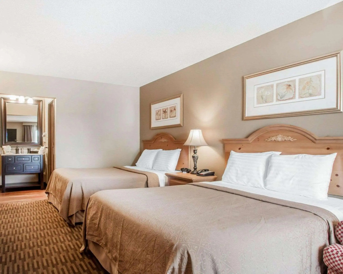 Quality Inn US65 & E. Battlefield Rd. Springfield