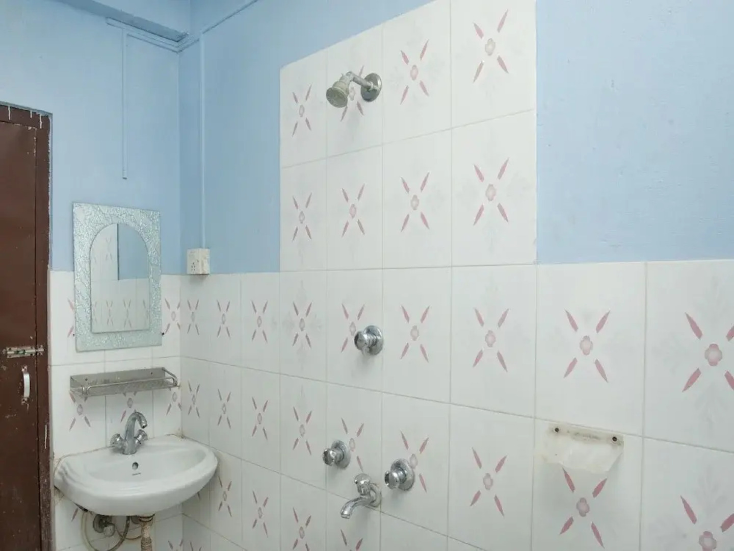 SPOT ON 486 Hotel Holy Lodge