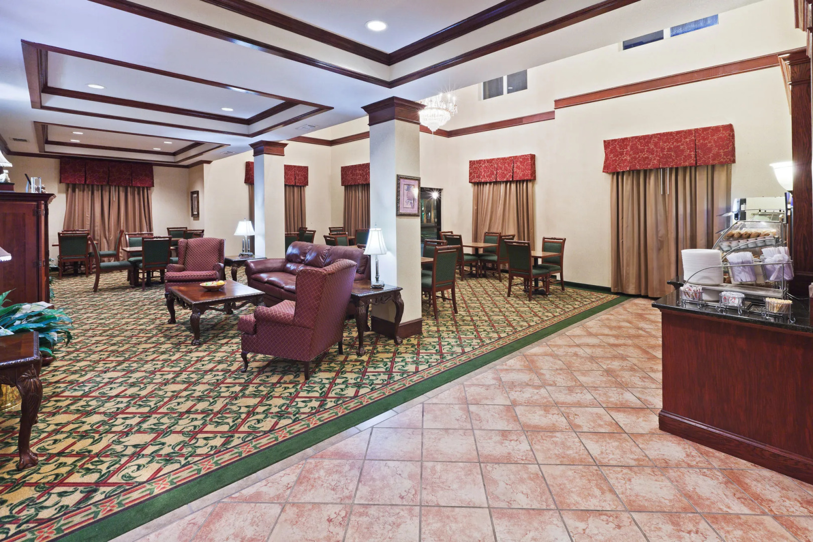 Holiday Inn Express & Suites by IHG