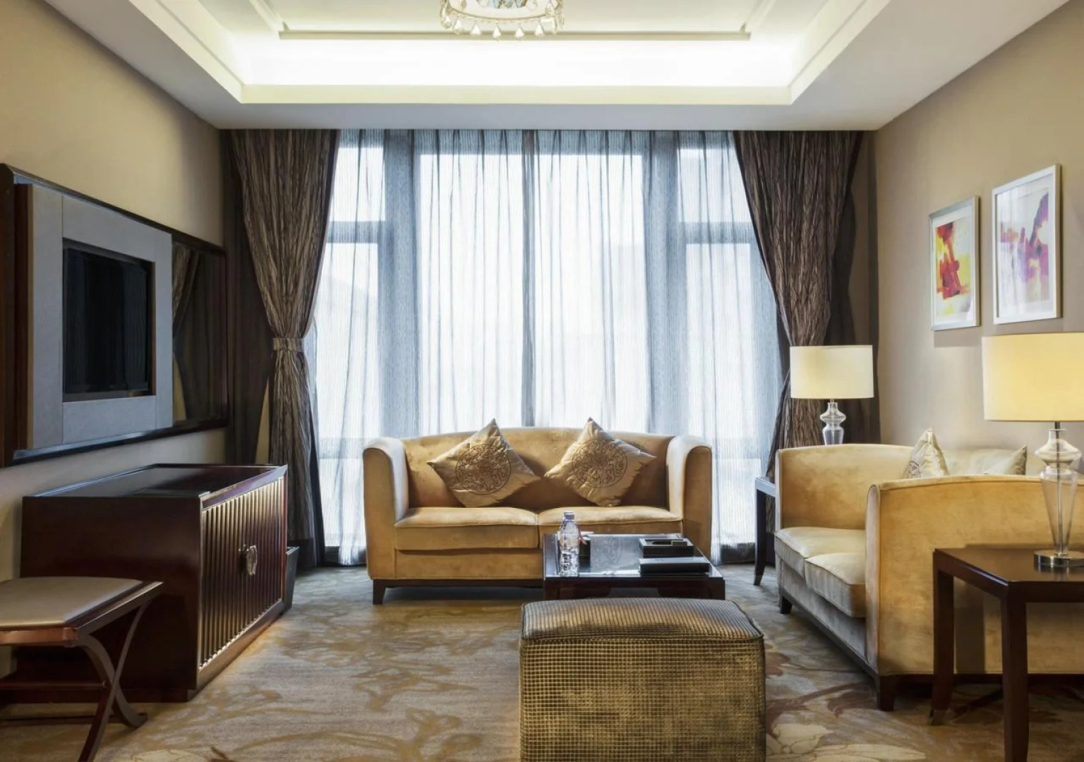 Tanglong International Hotel