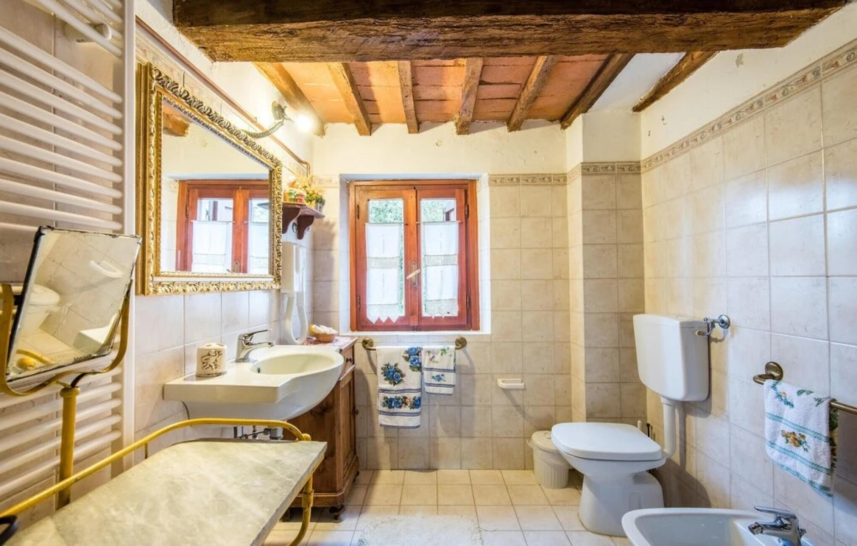 Amazing Home in Capolona With 9 Bedrooms, Wifi and Outdoor Swimming Pool