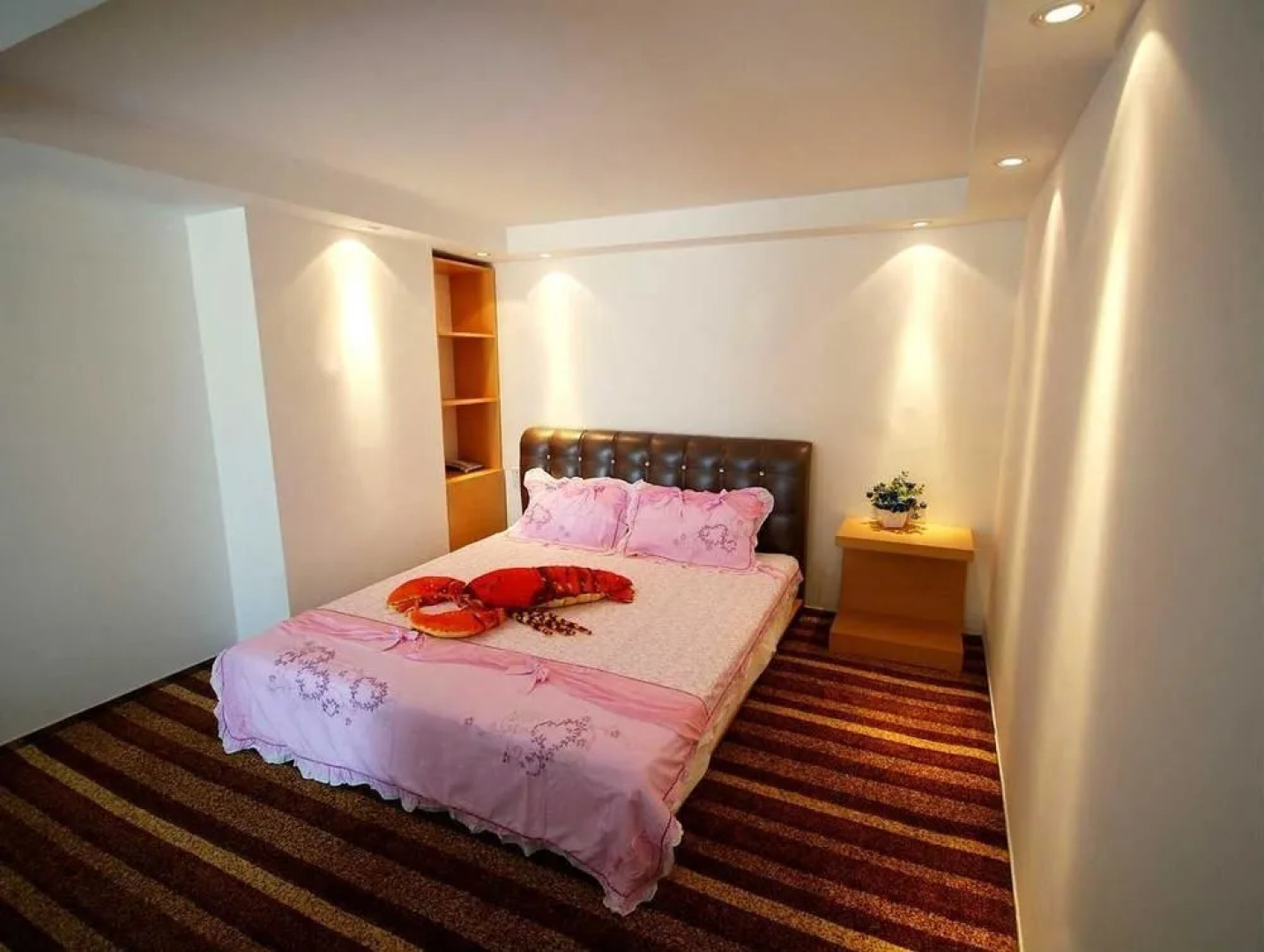 Holiday Bay Fashion Hotel